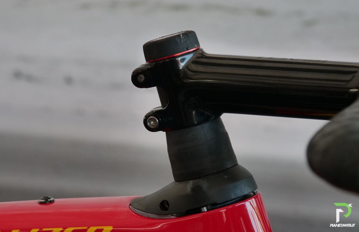 SPECIALIZED DIVERGE 4